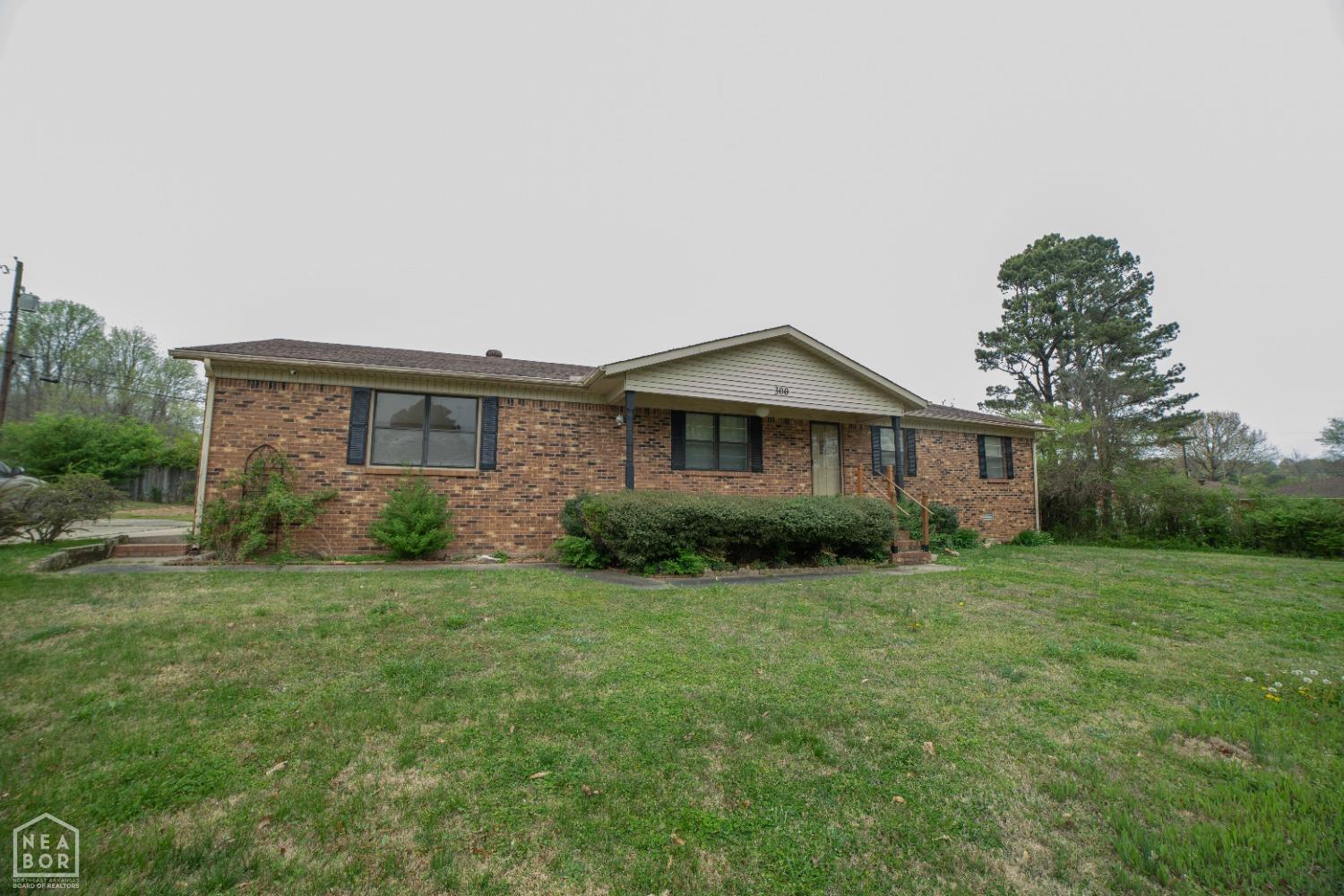 300 Center Valley Drive, Paragould, AR 