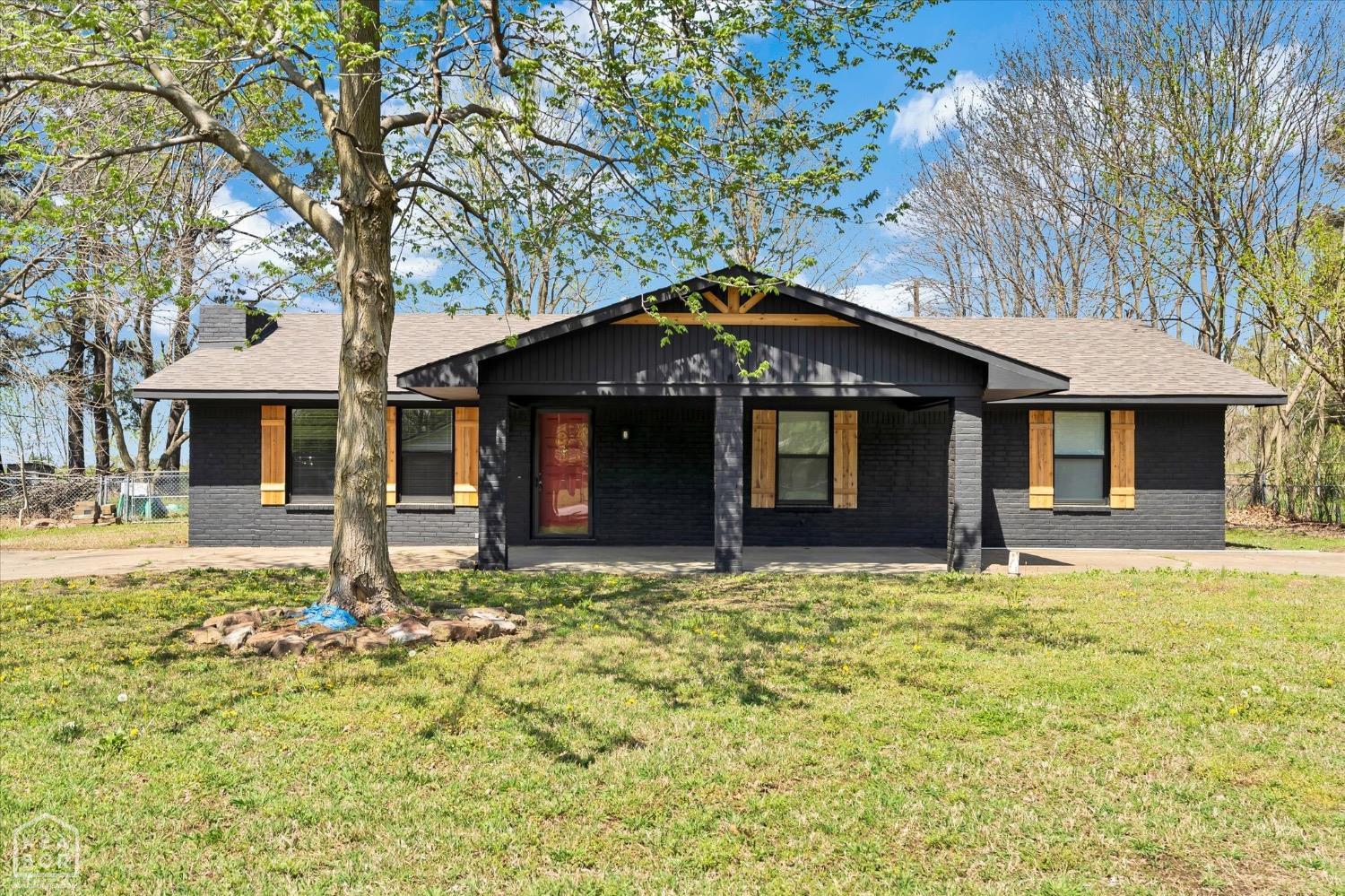 458 N Deborah
