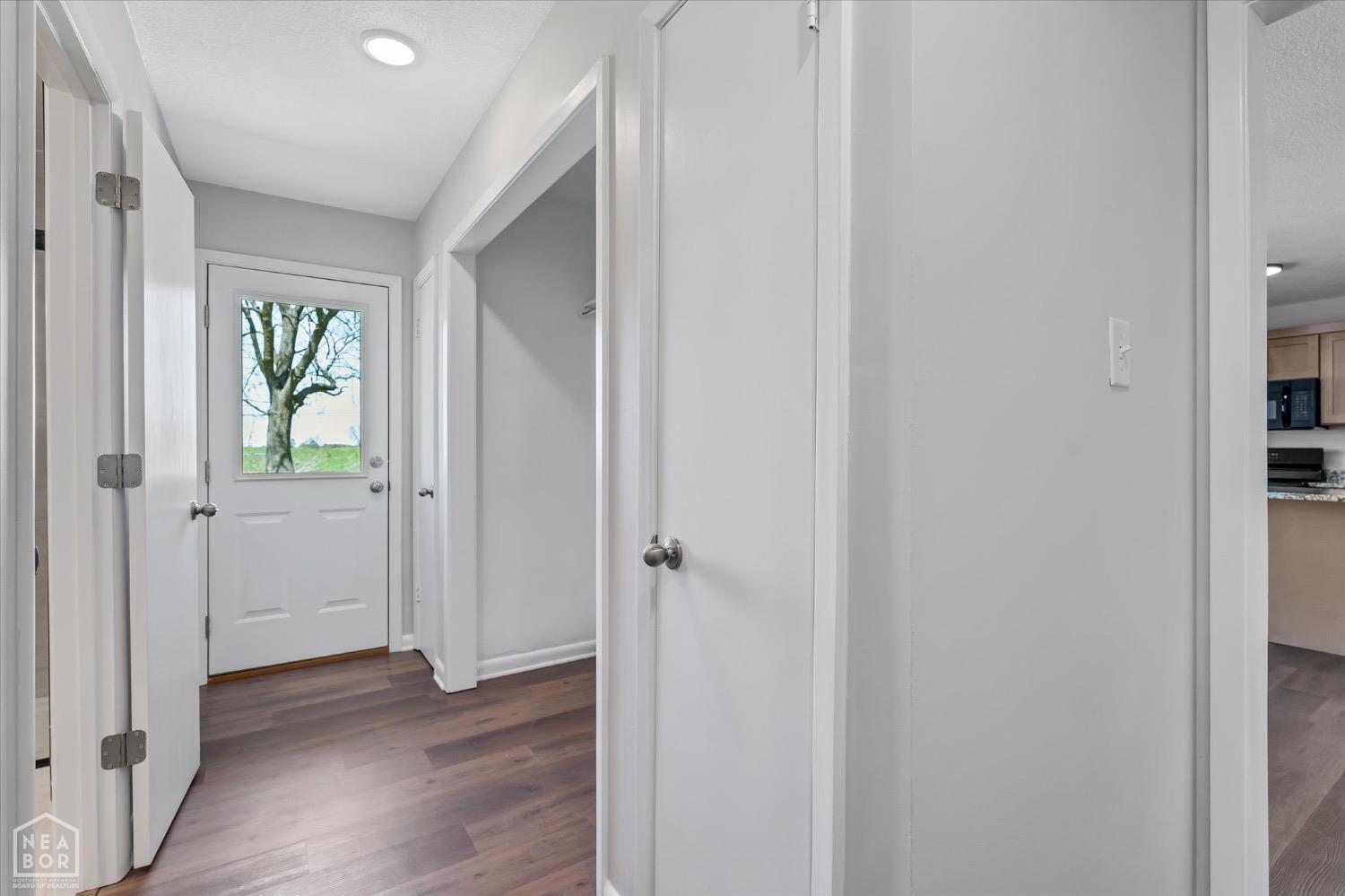 458 N Deborah