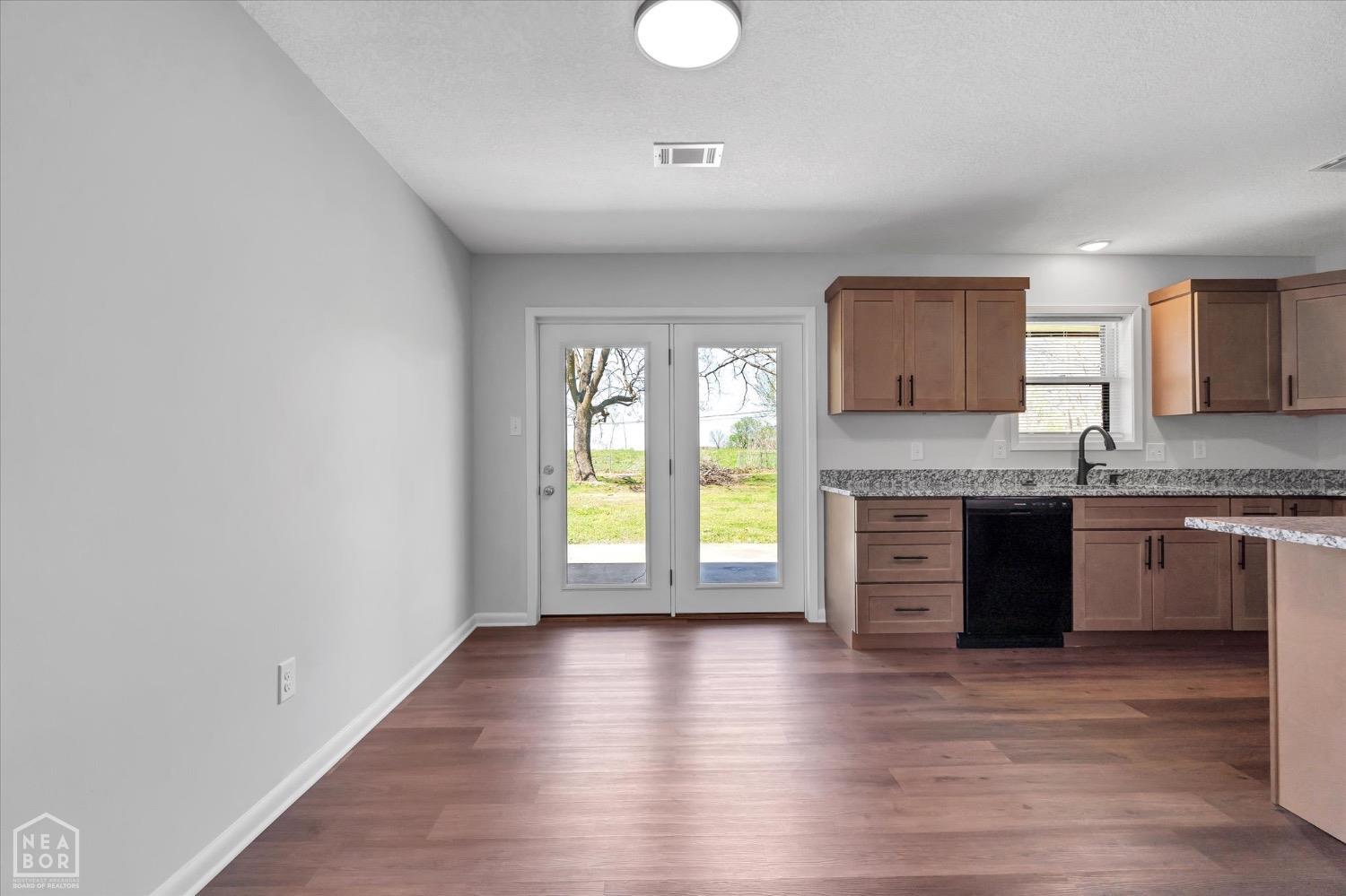 458 N Deborah