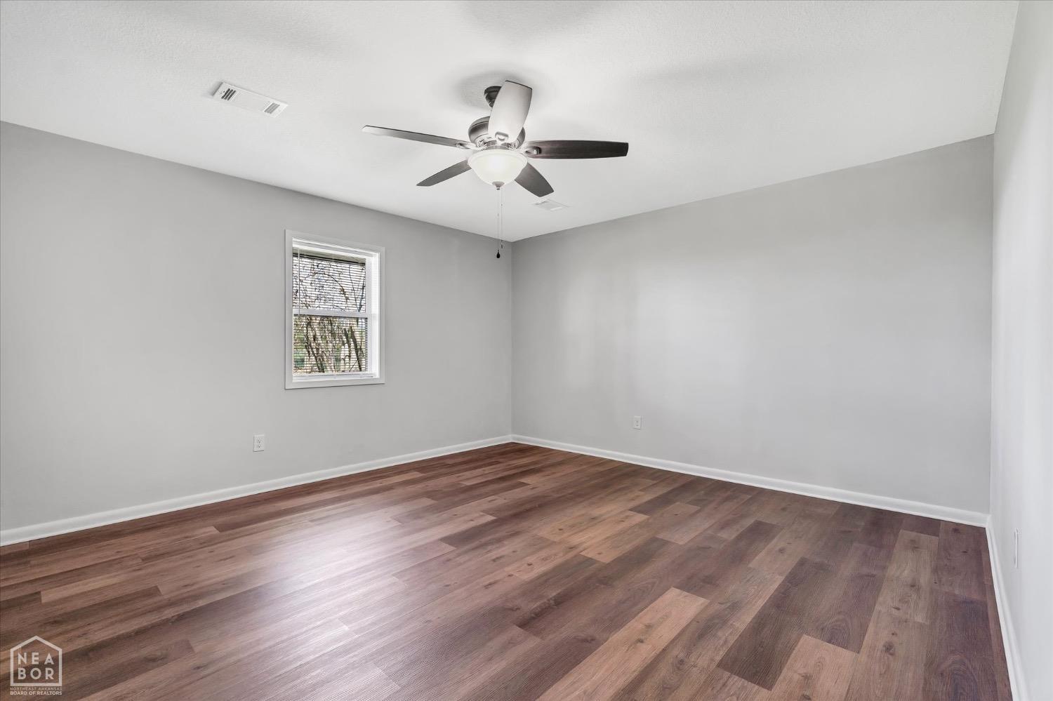 458 N Deborah