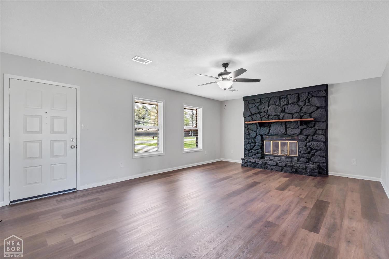 458 N Deborah