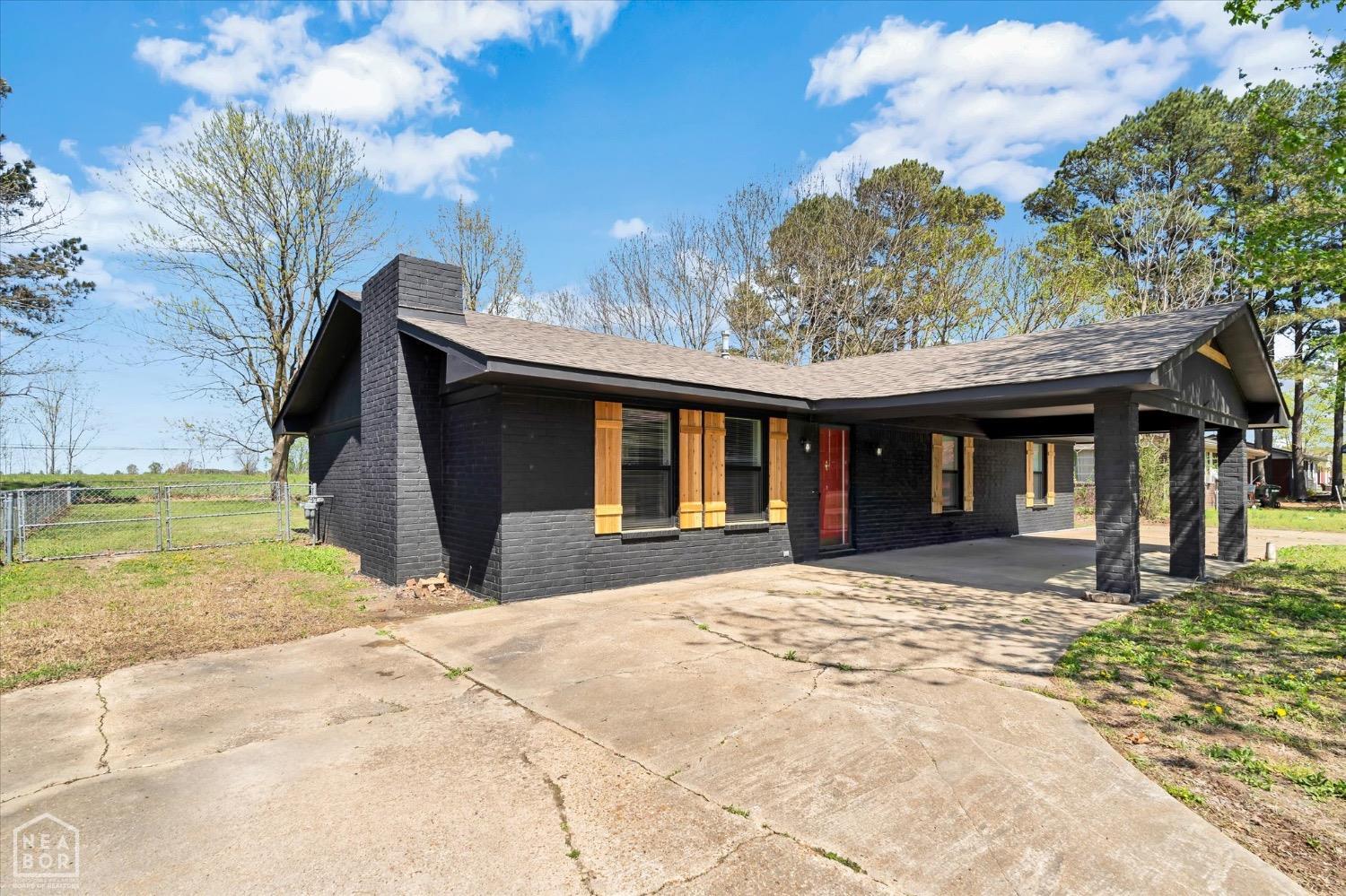 458 N Deborah