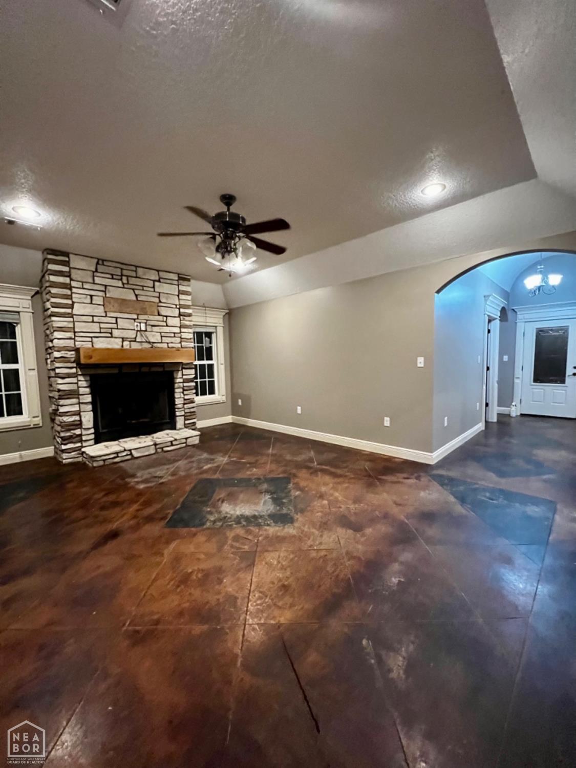 3220 Horseshoe Trails