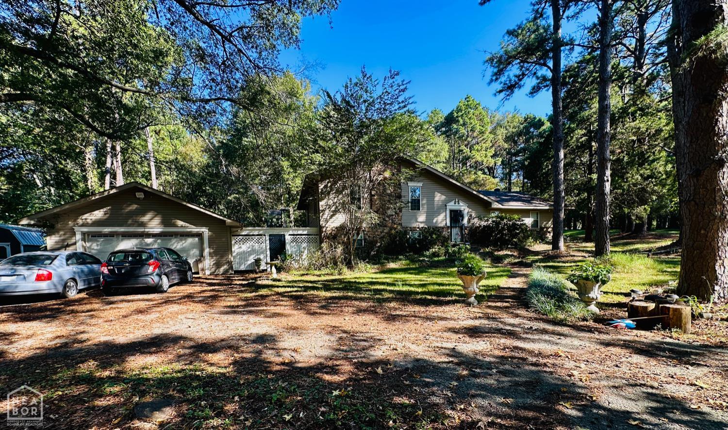 1304 Country Manor Lane