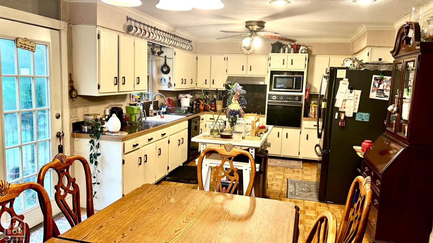 1304 Country Manor Lane