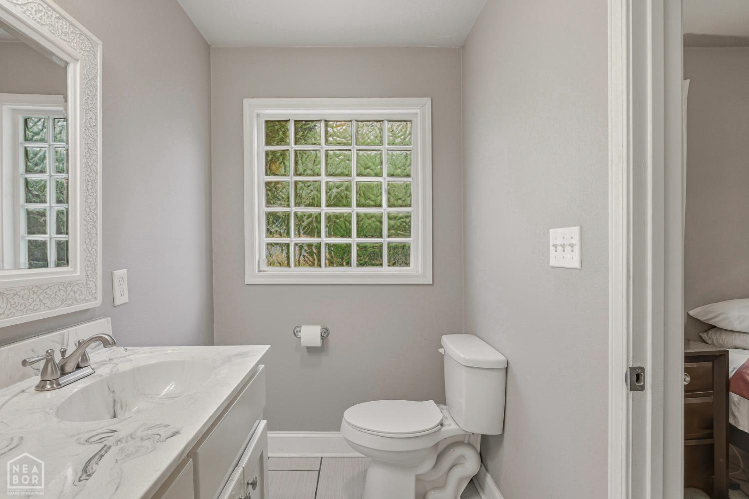 812 W Nettleton Avenue