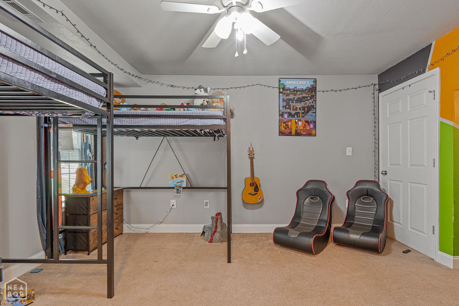 812 W Nettleton Avenue