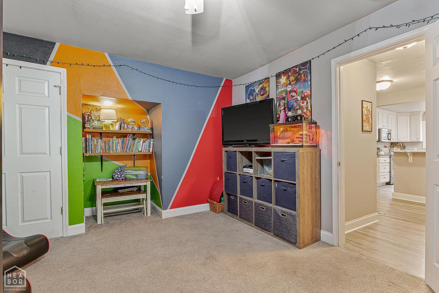 812 W Nettleton Avenue