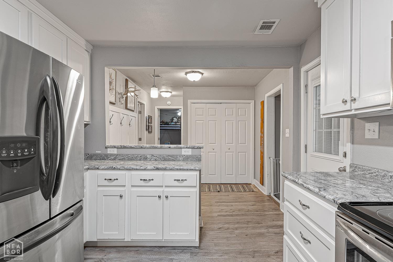 812 W Nettleton Avenue