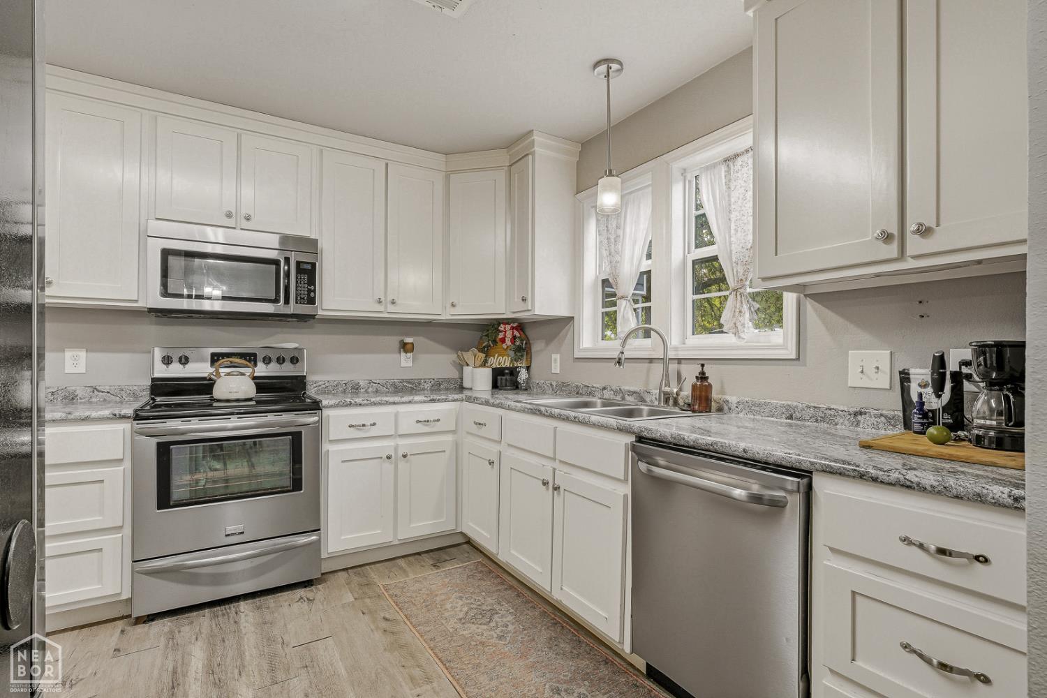 812 W Nettleton Avenue