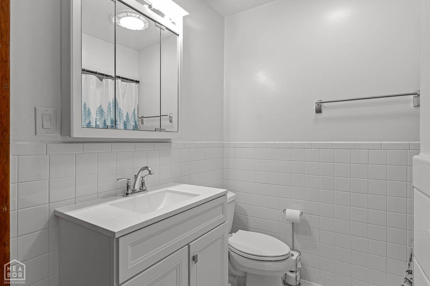 1600 W Nettleton Avenue W