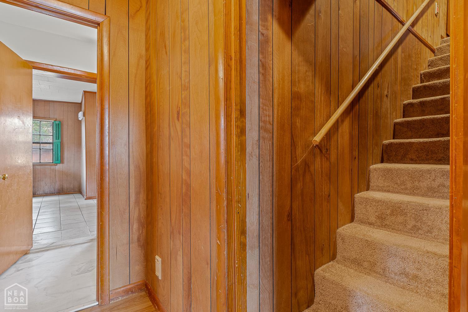 1600 W Nettleton Avenue W