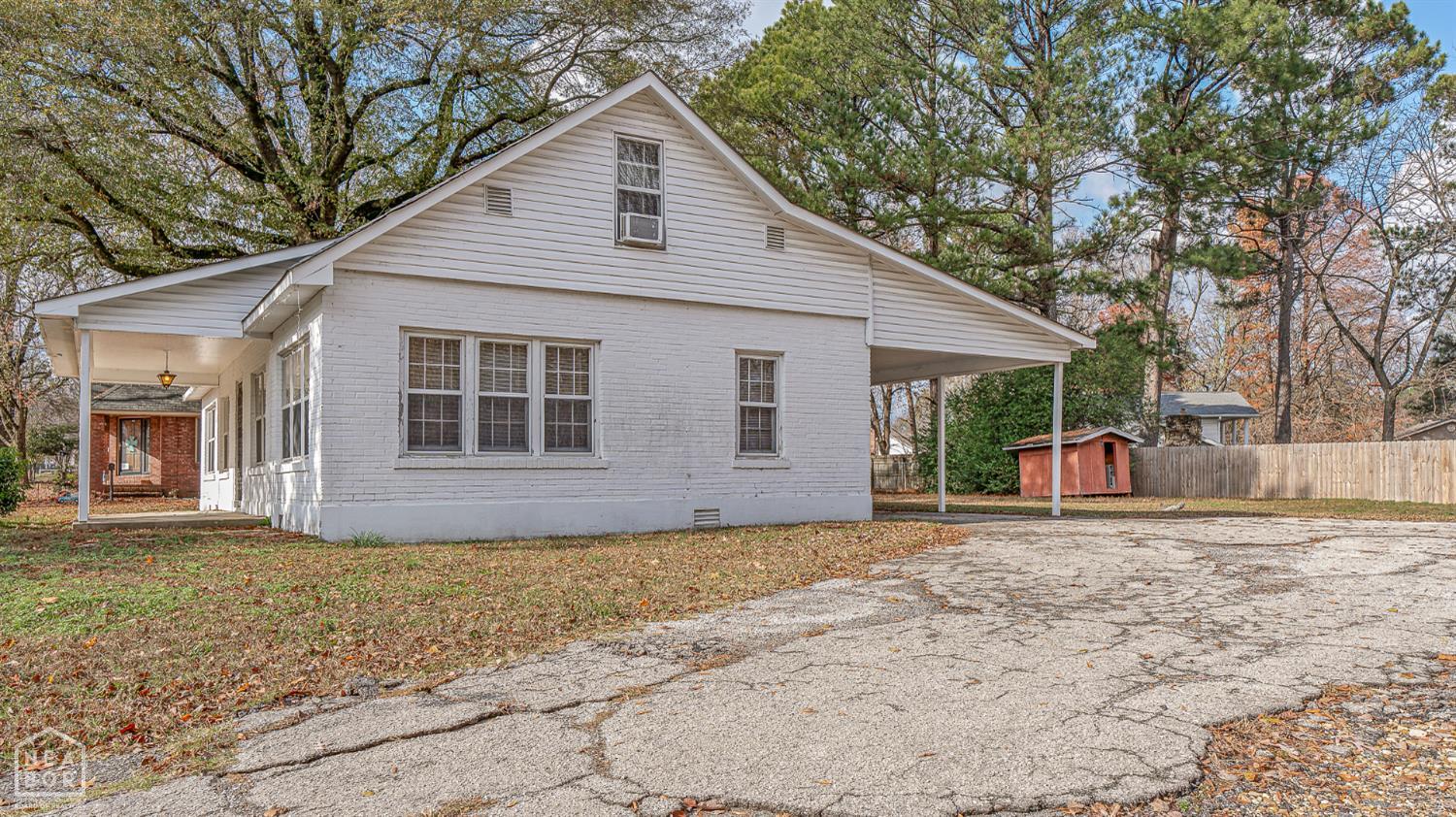 1600 W Nettleton Avenue W