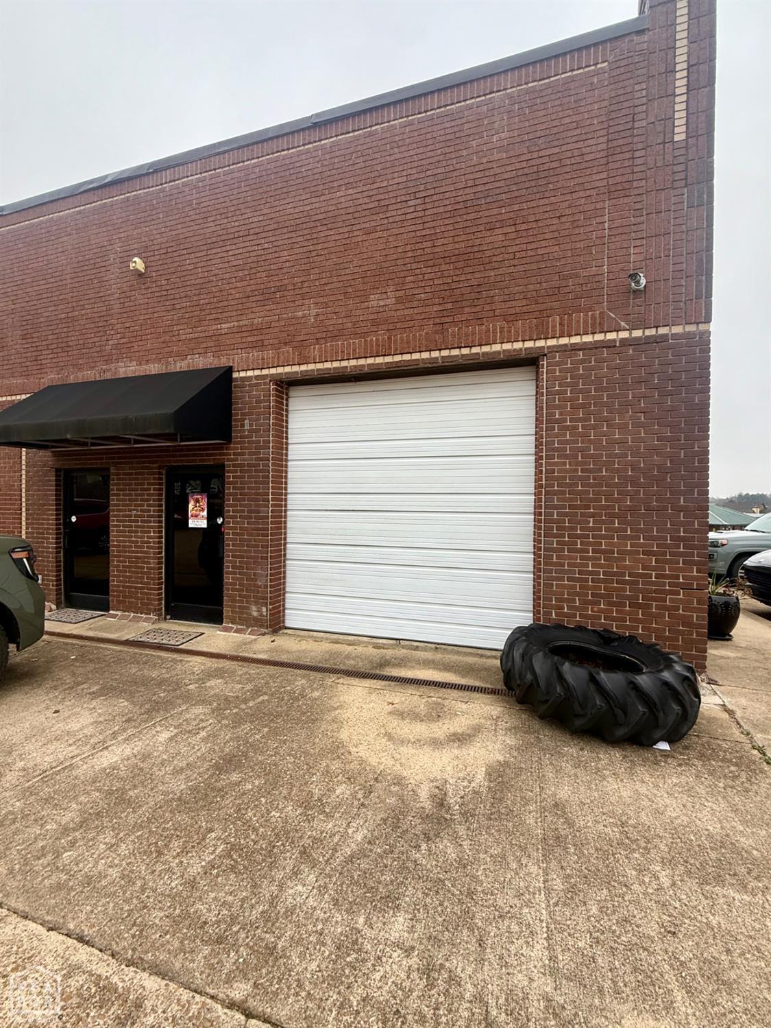 2600 S Madison Street S