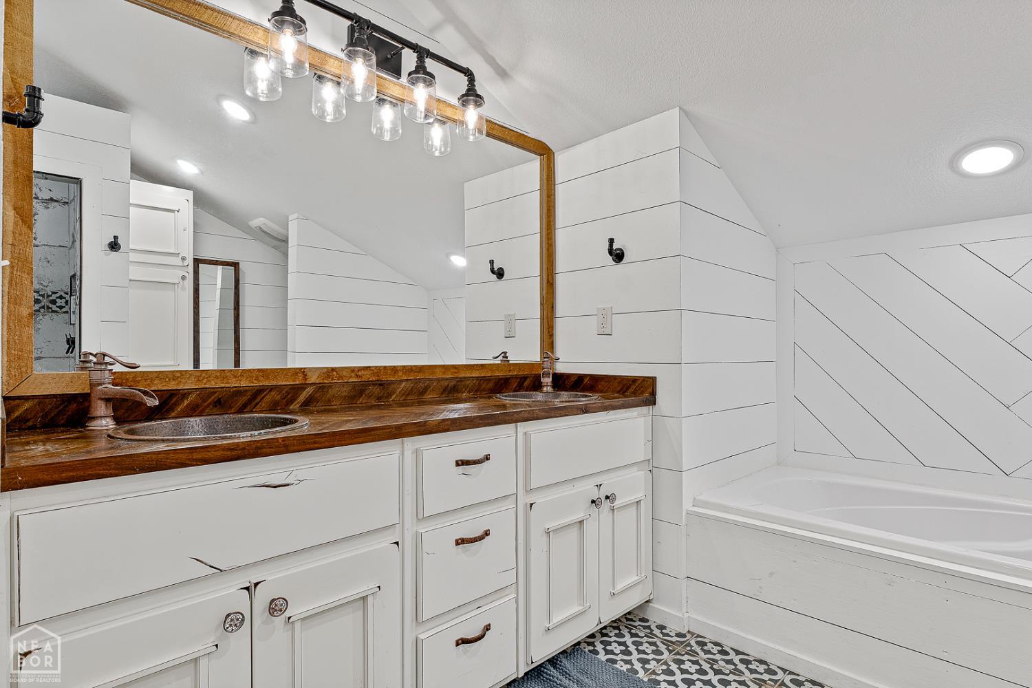 1323 County Road 304