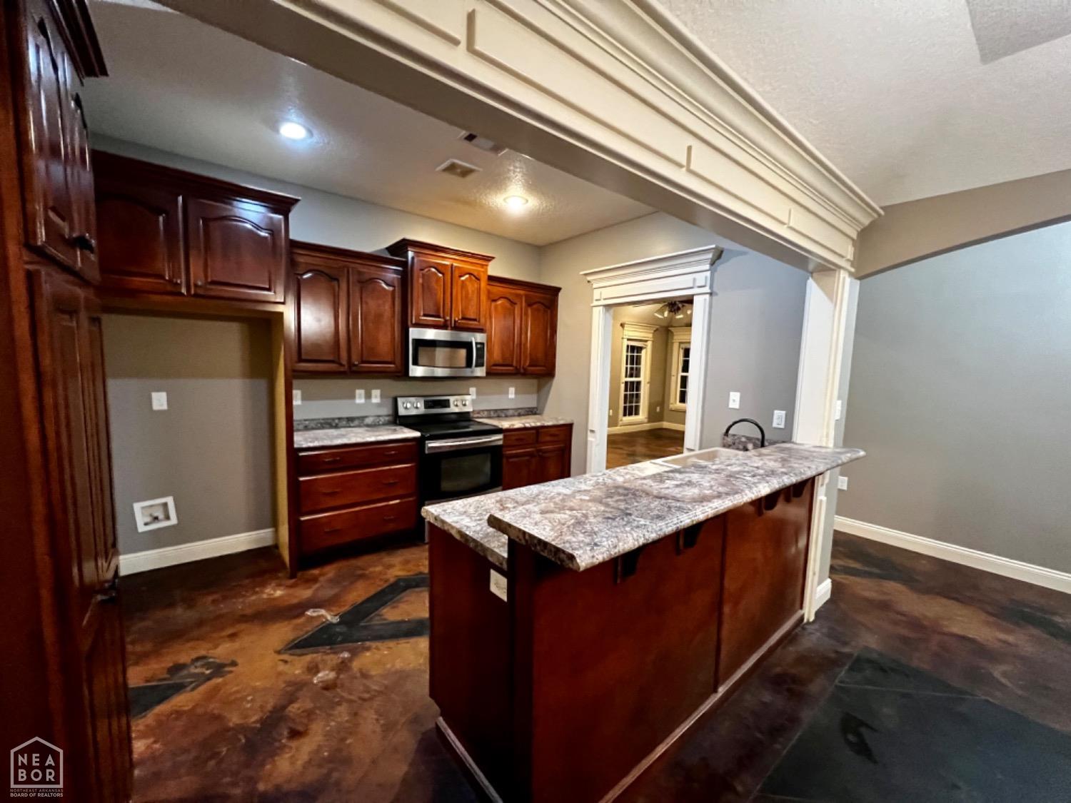 3220 Horseshoe Trails