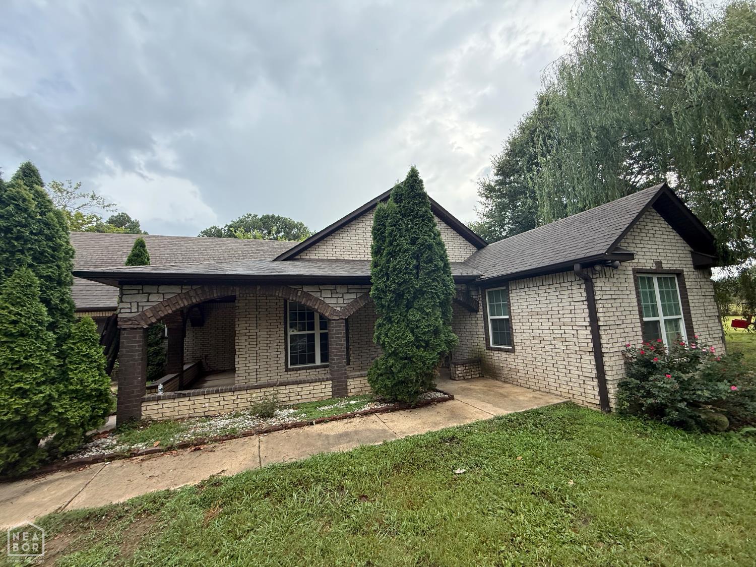 3220 Horseshoe Trails