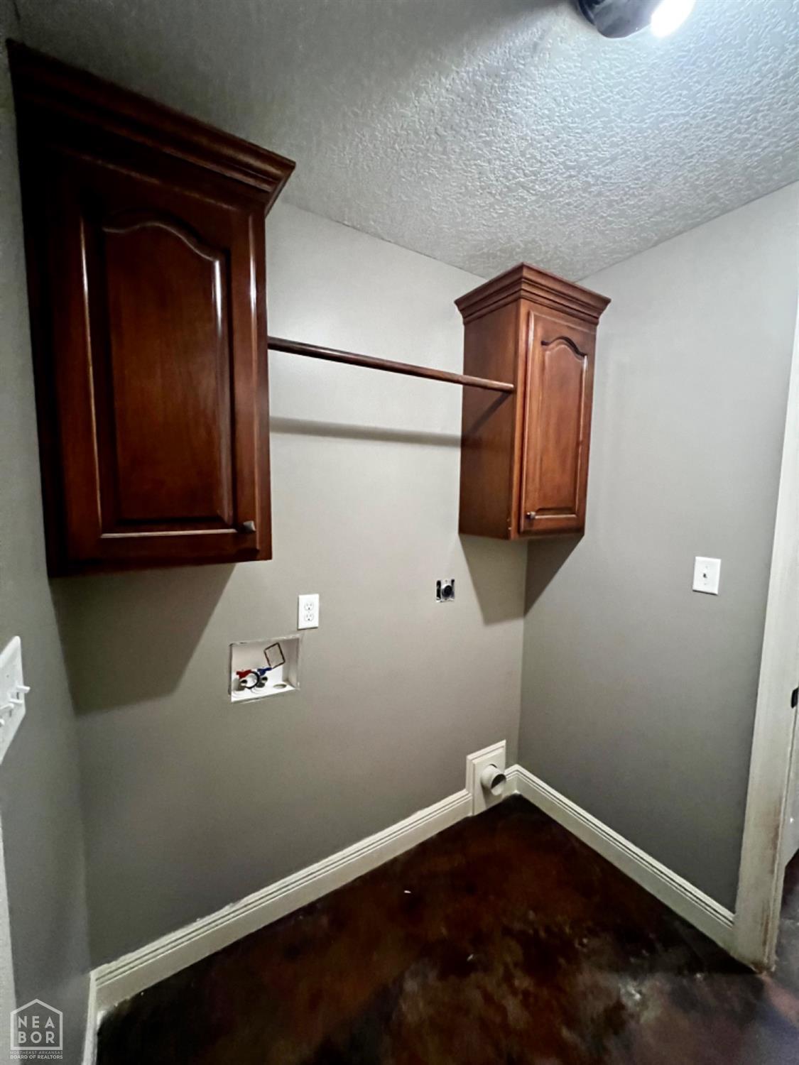 3220 Horseshoe Trails