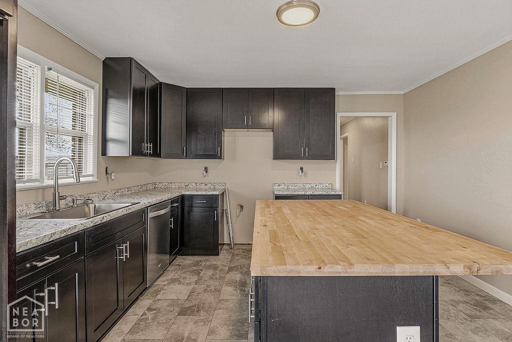 8000 E Highland Drive