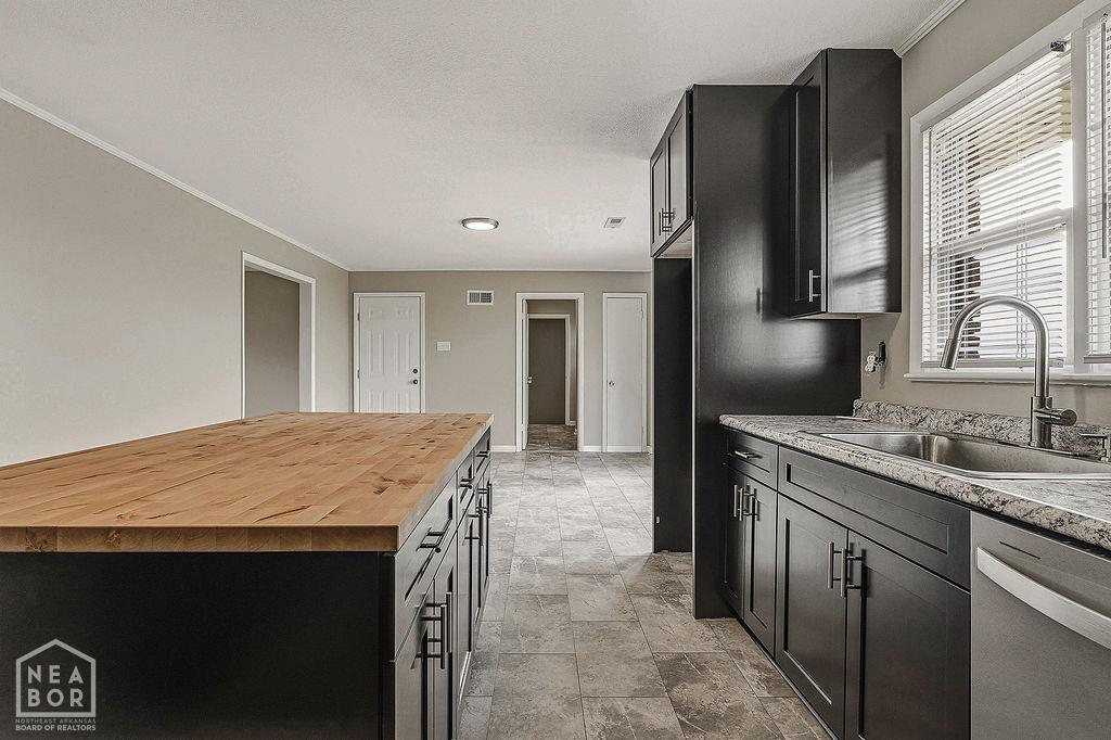 8000 E Highland Drive