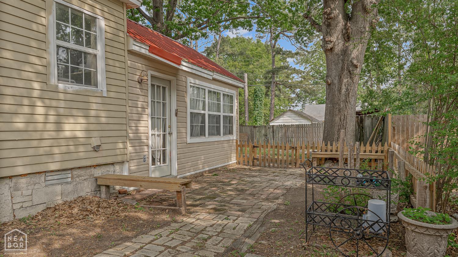 522 Bill Hudgens Street