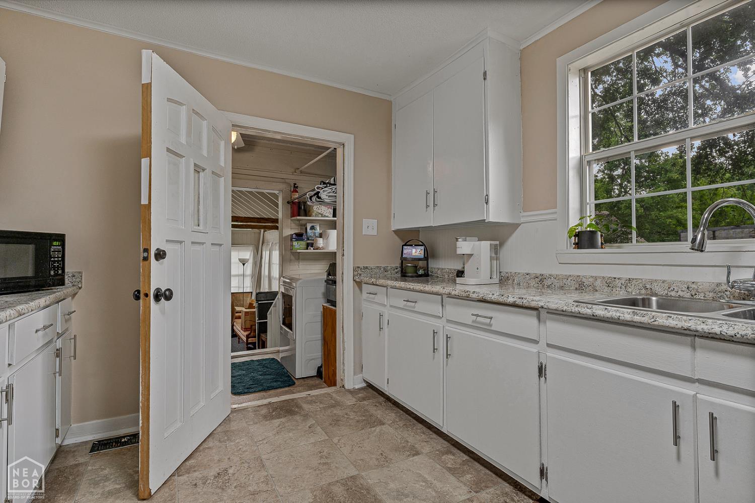 522 Bill Hudgens Street