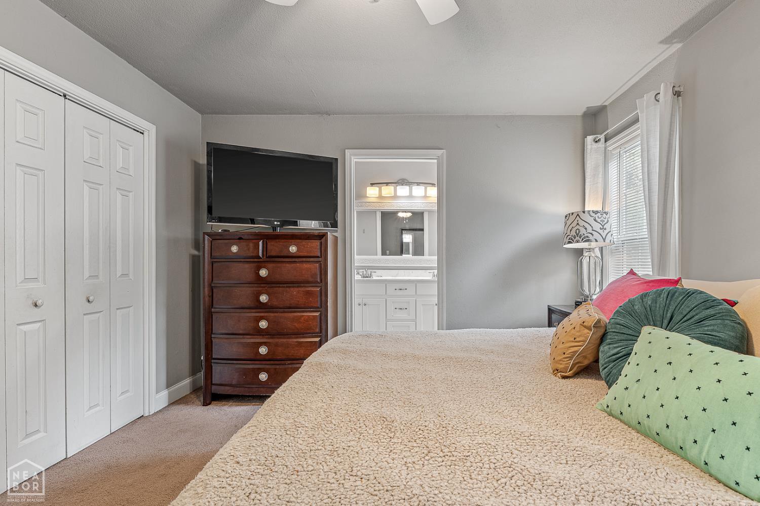 812 W Nettleton Avenue