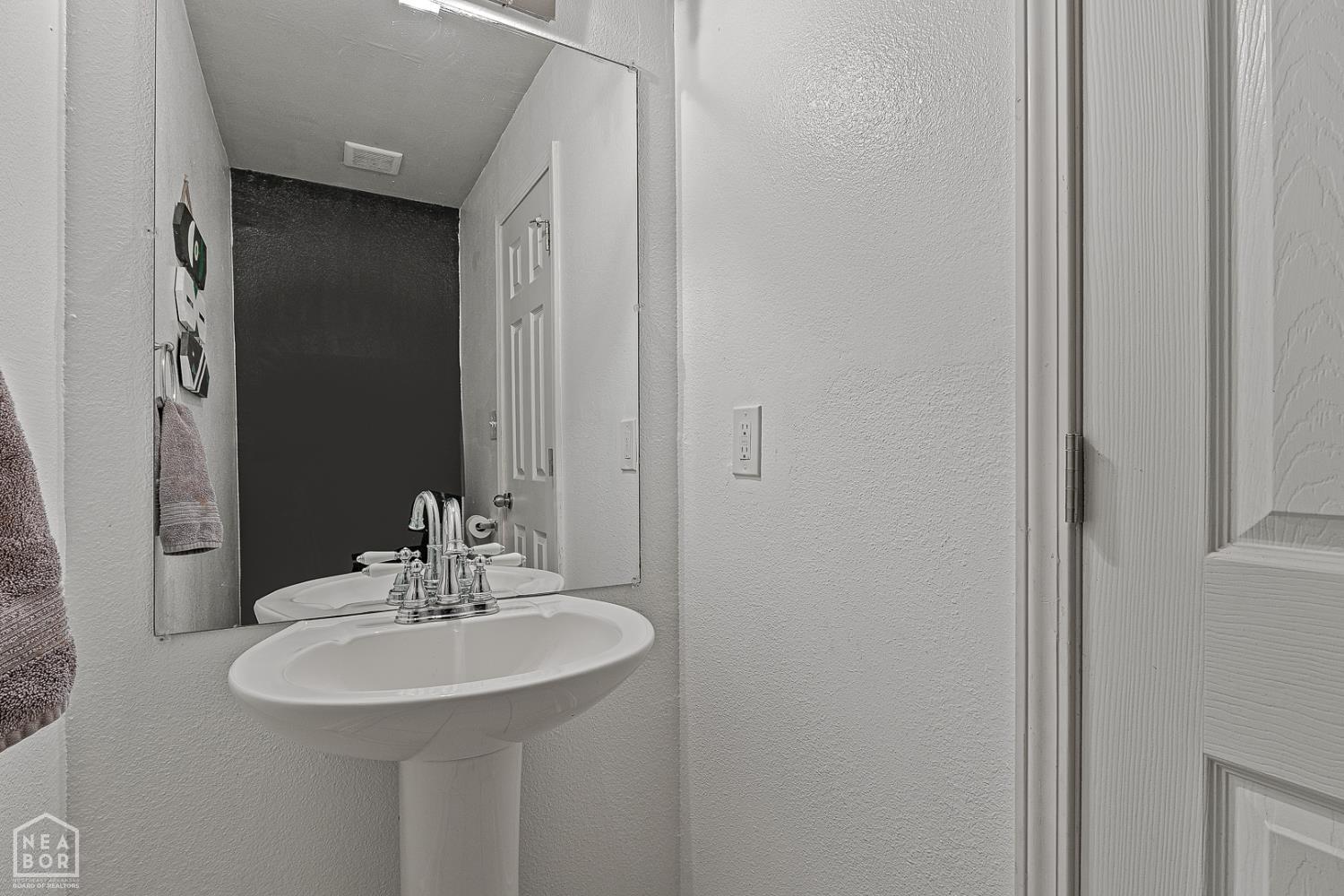 812 W Nettleton Avenue