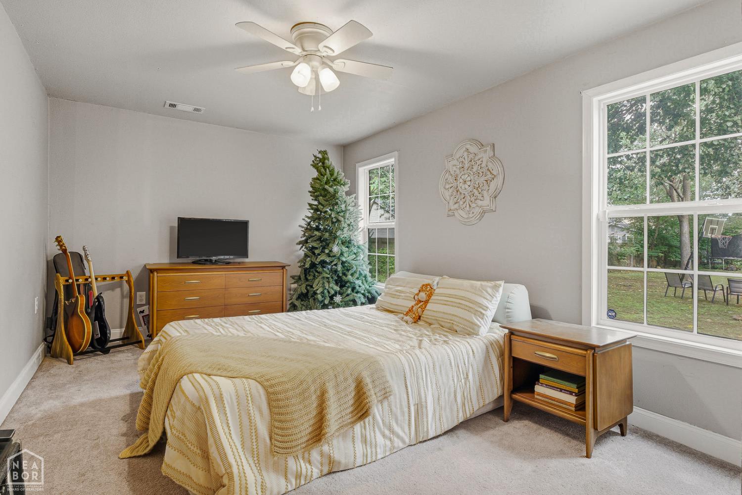 812 W Nettleton Avenue