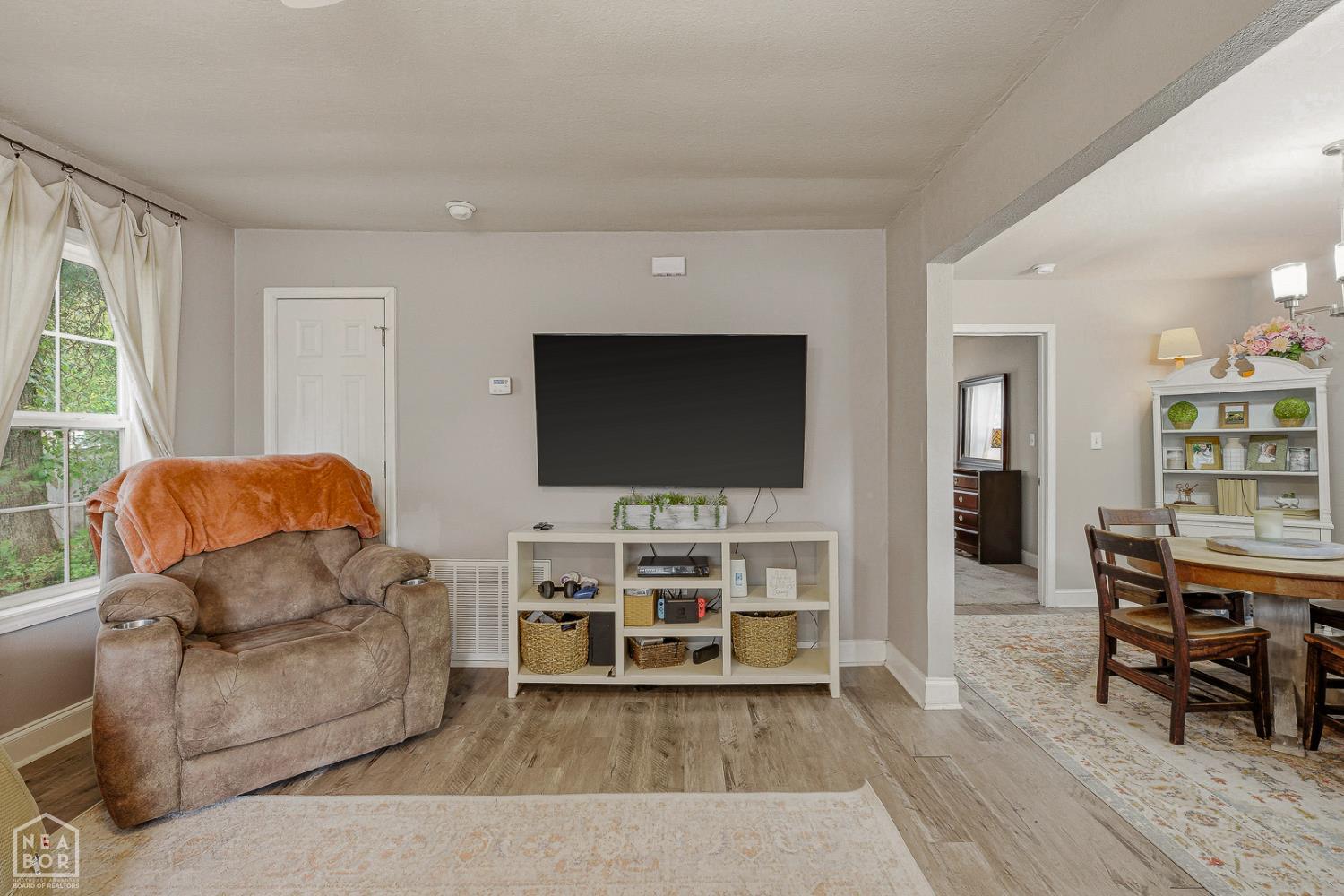 812 W Nettleton Avenue