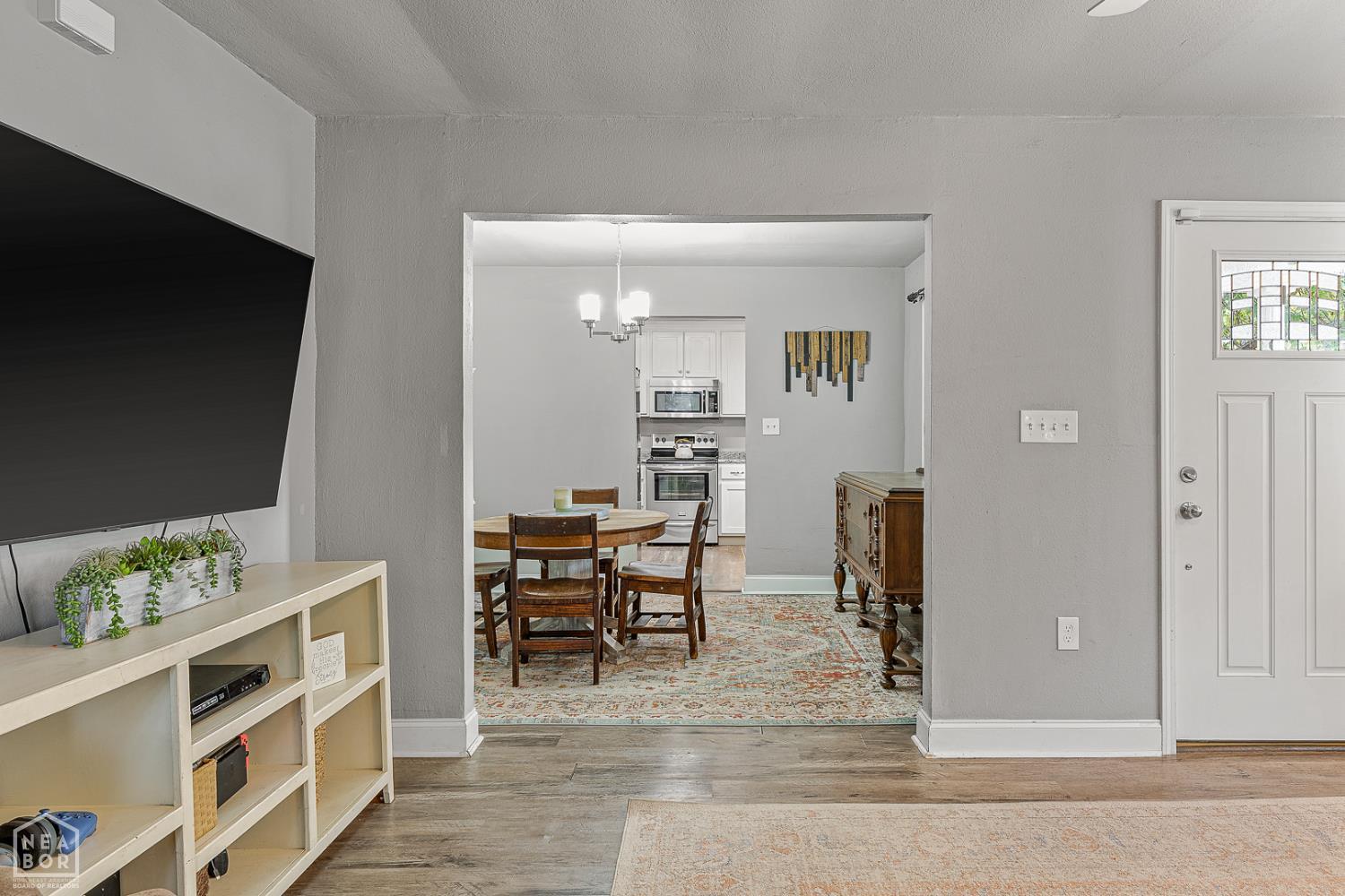 812 W Nettleton Avenue