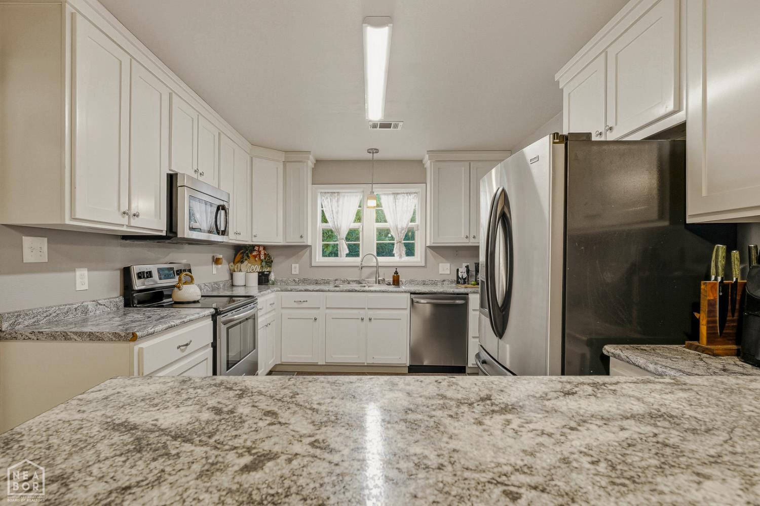 812 W Nettleton Avenue