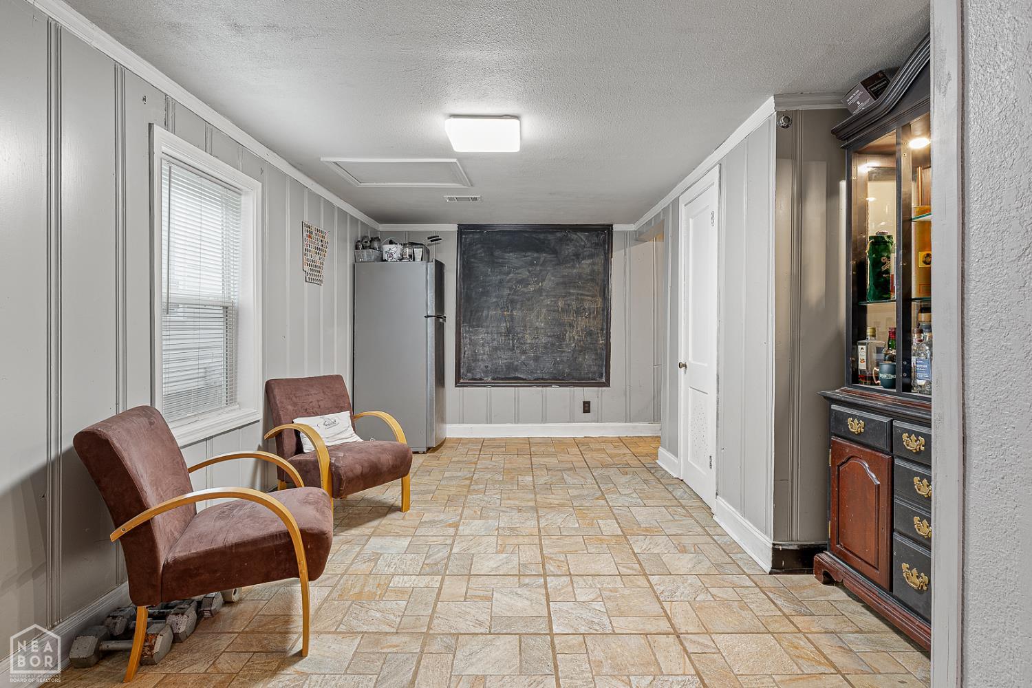 812 W Nettleton Avenue