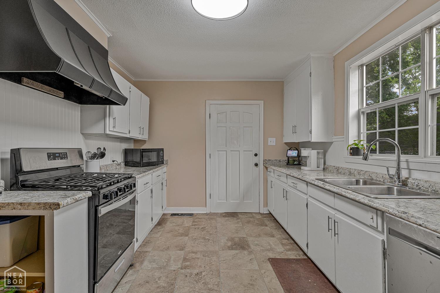 522 Bill Hudgens Street