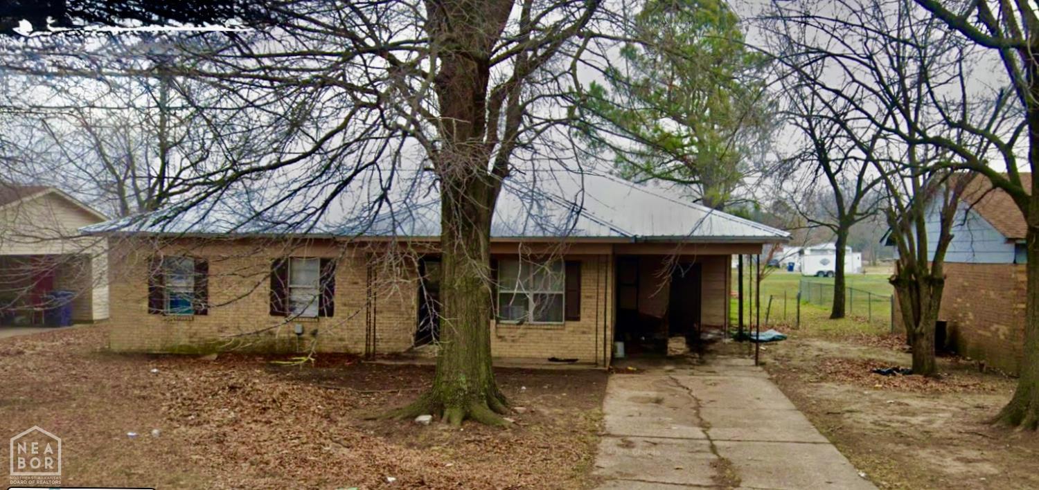 104 N Gosnell N