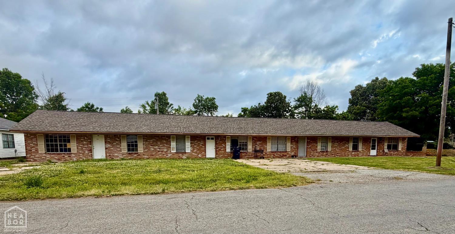 104 N Gosnell N