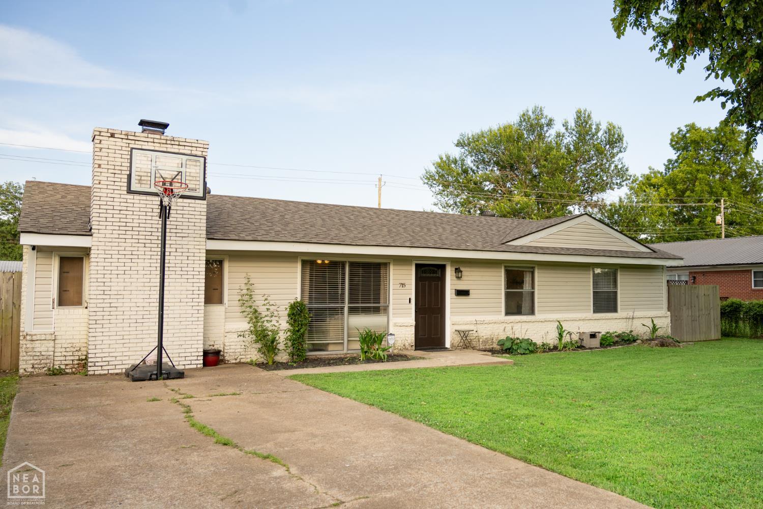 715 SE 7th Street