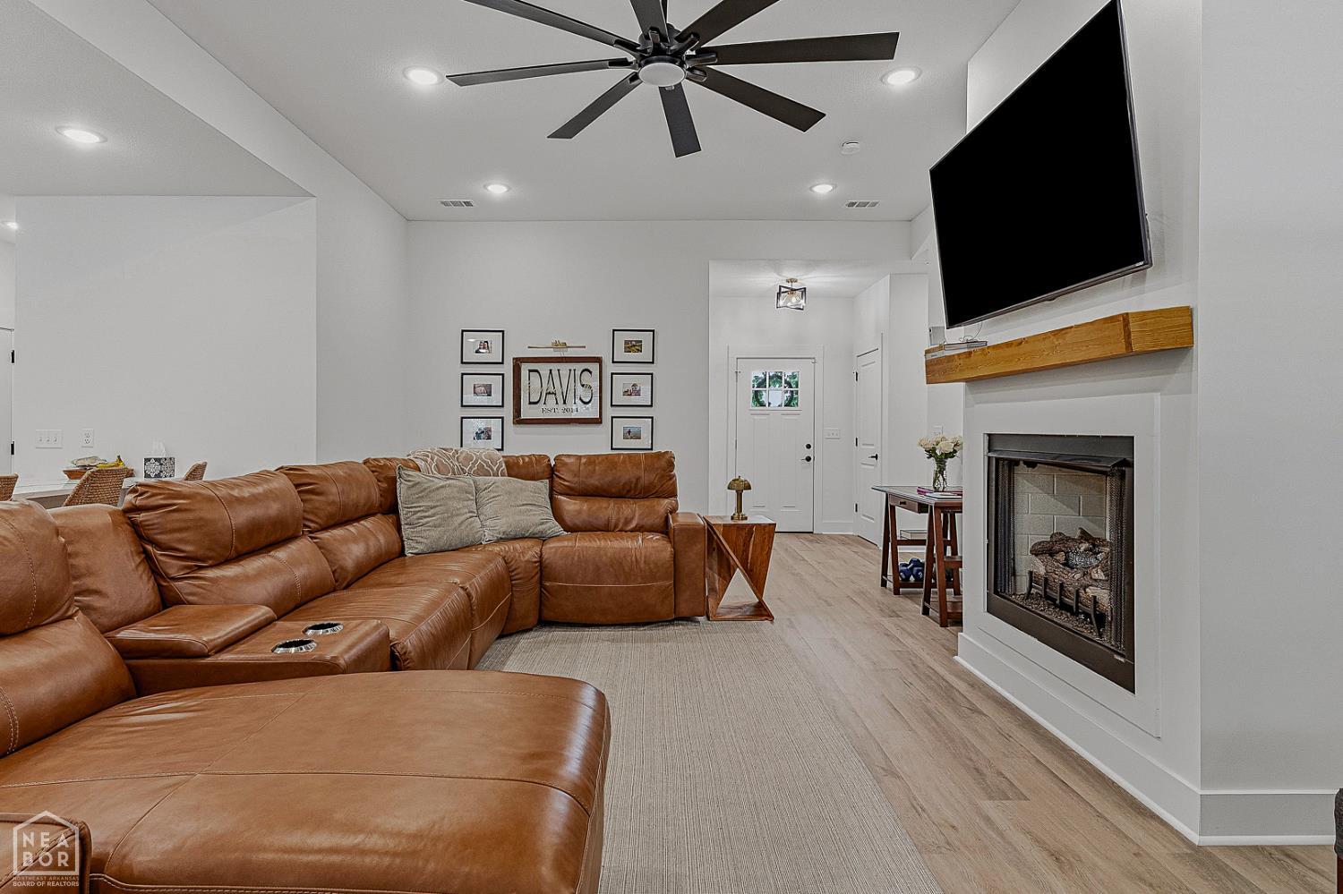 4308 Lynx Lane