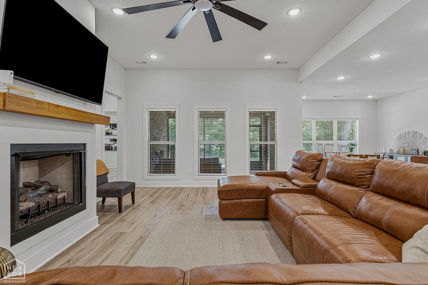 4308 Lynx Lane