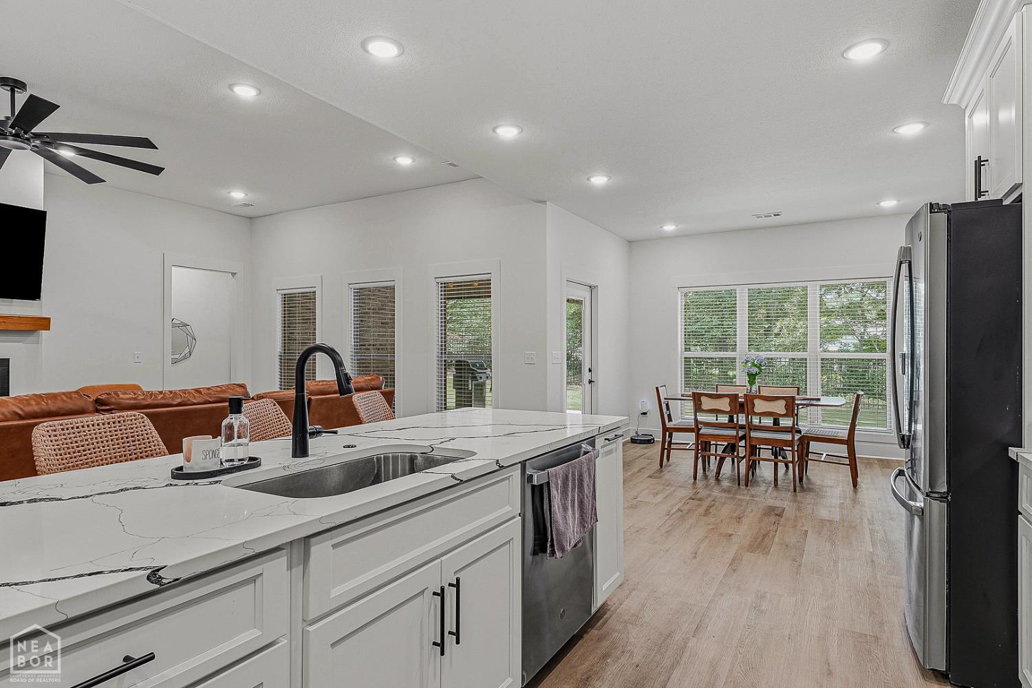 4308 Lynx Lane