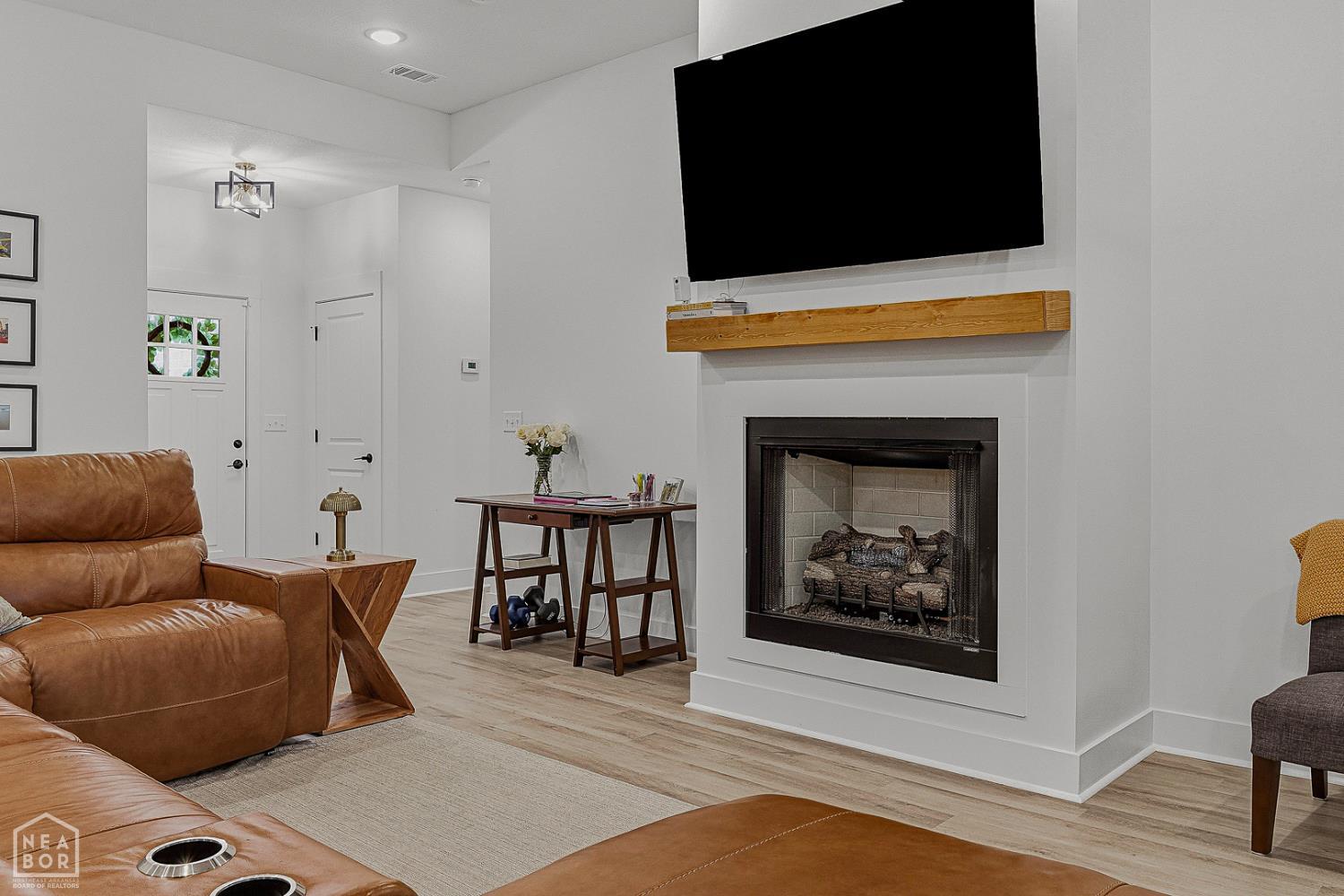 4308 Lynx Lane