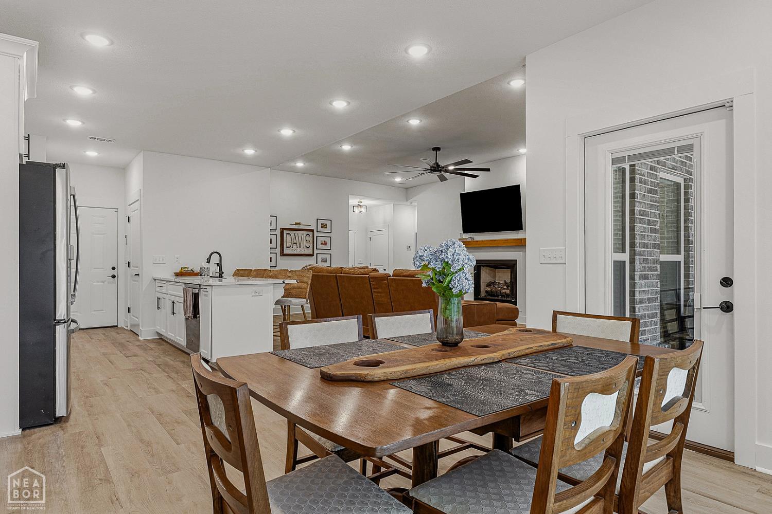 4308 Lynx Lane