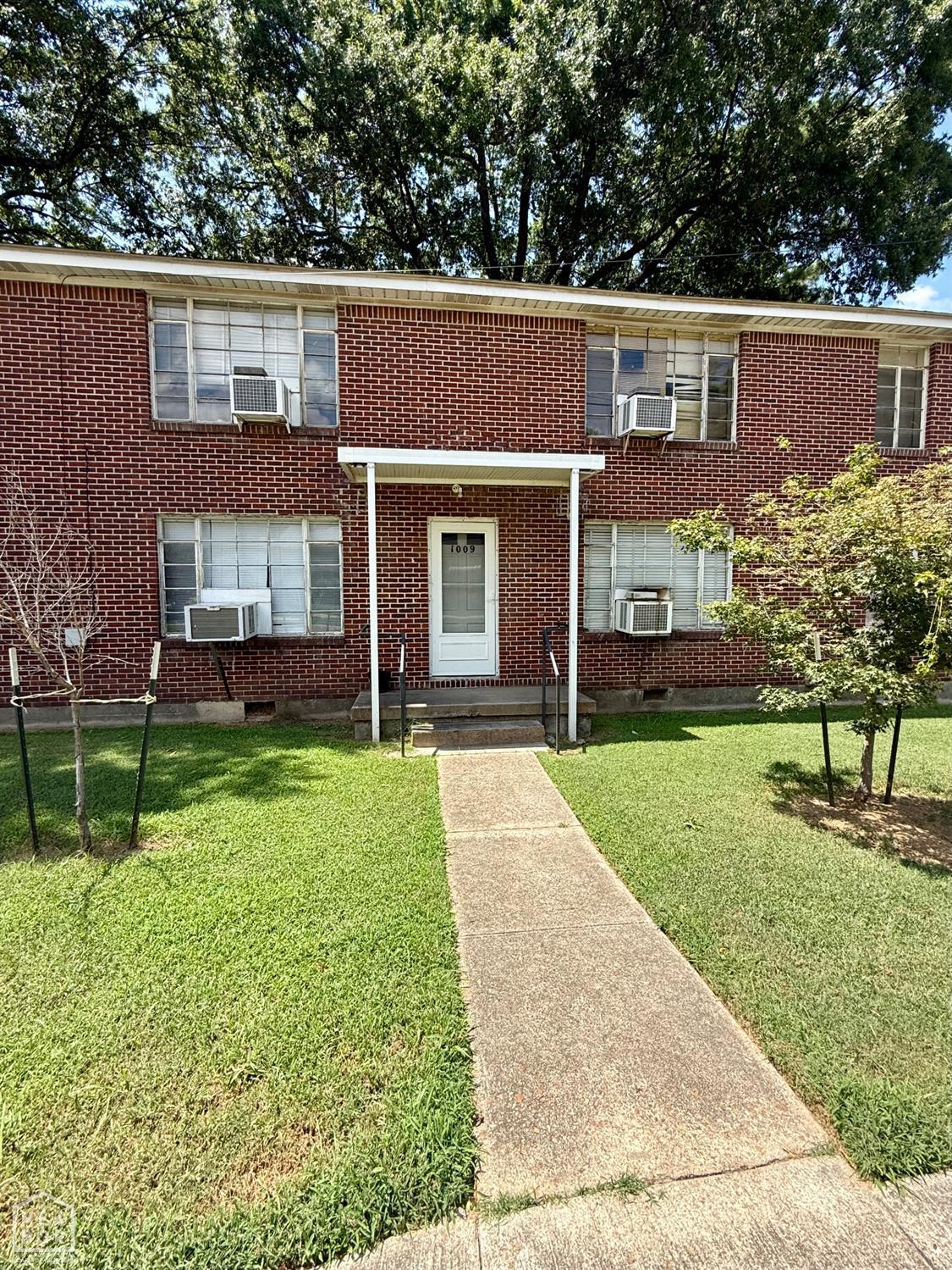 1009 Flint Street
