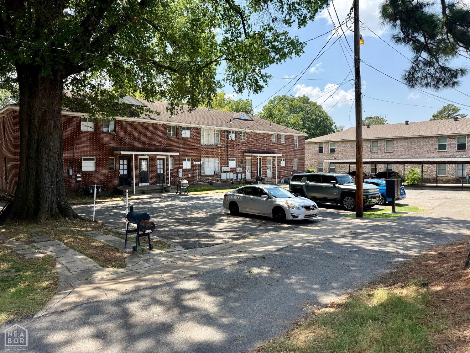 1009 Flint Street
