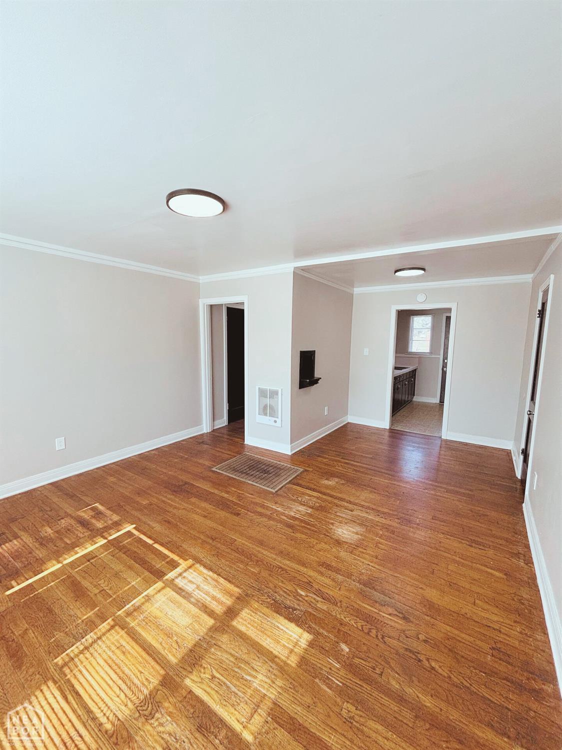 1009 Flint Street