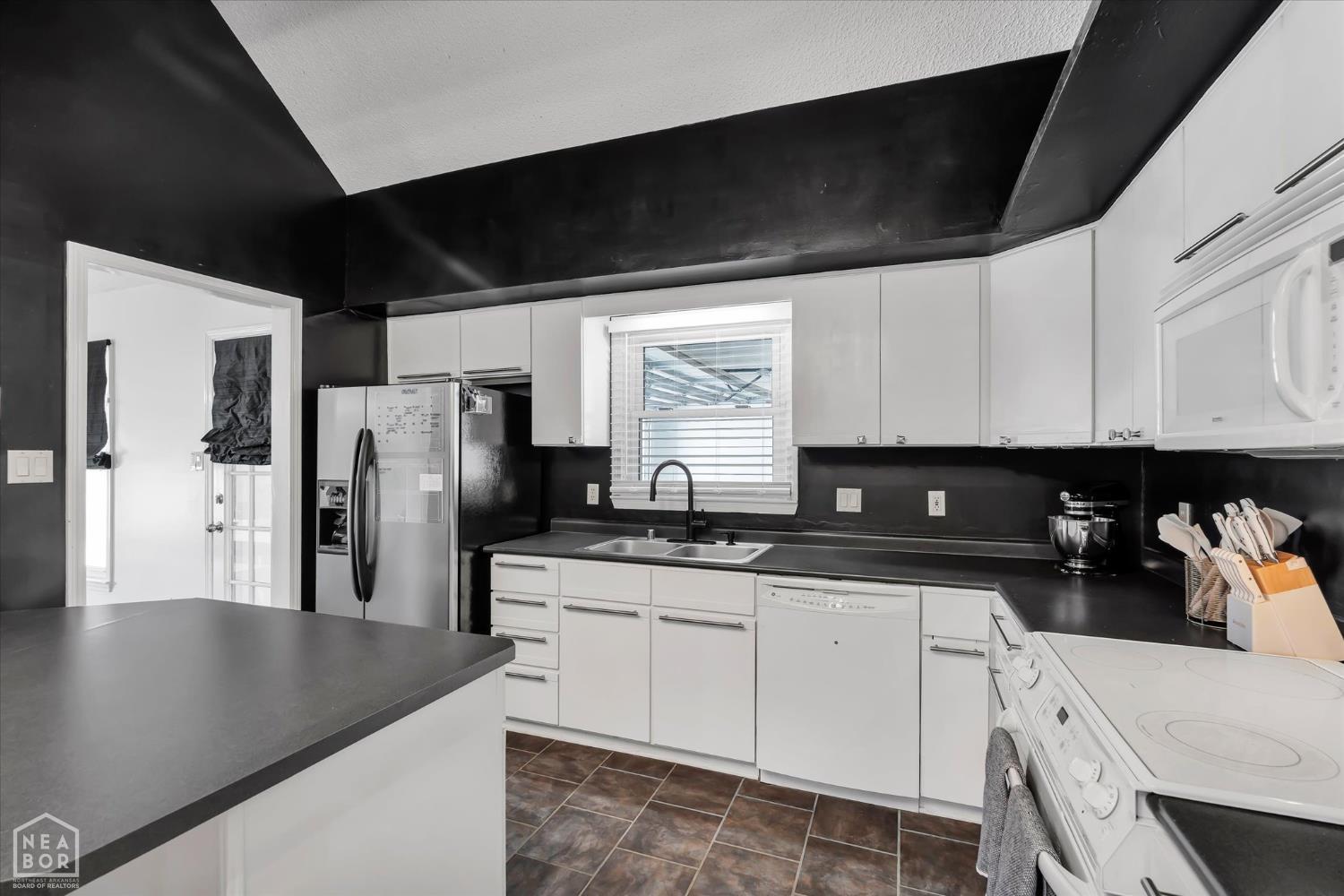 2510 Greenbriar Drive