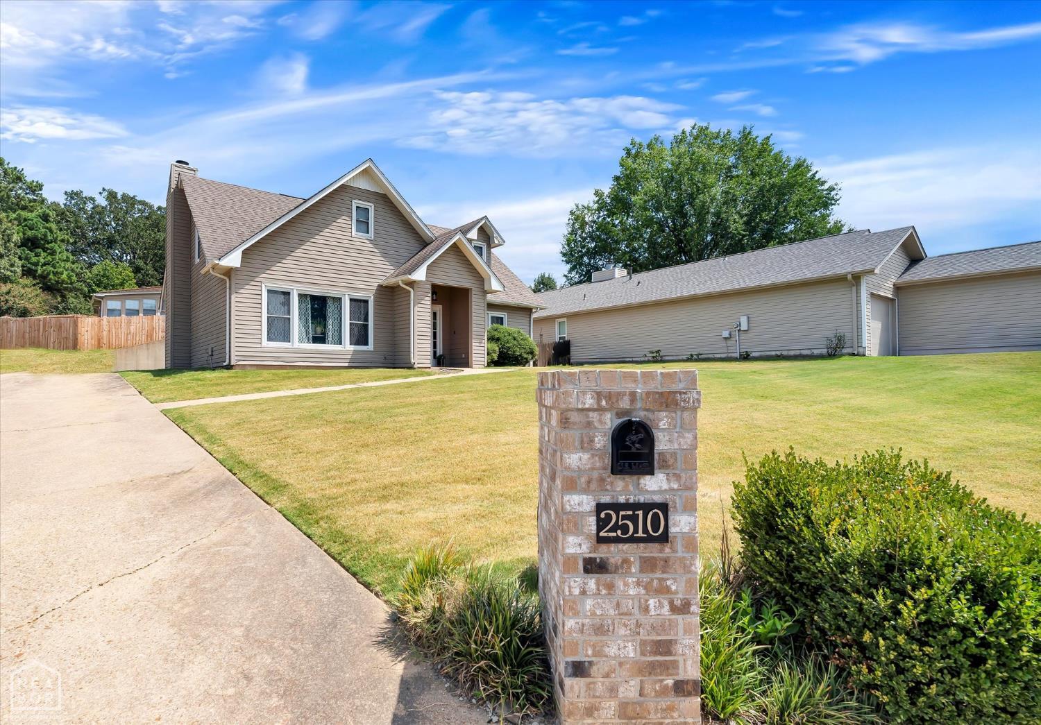 2510 Greenbriar Drive