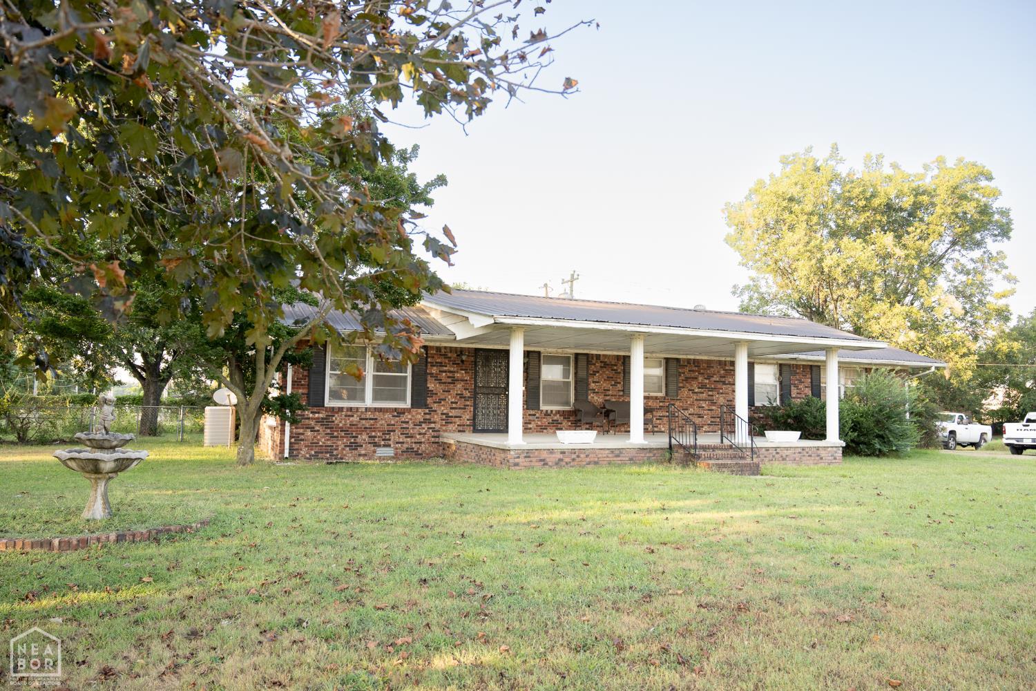 1002 Sycamore Drive
