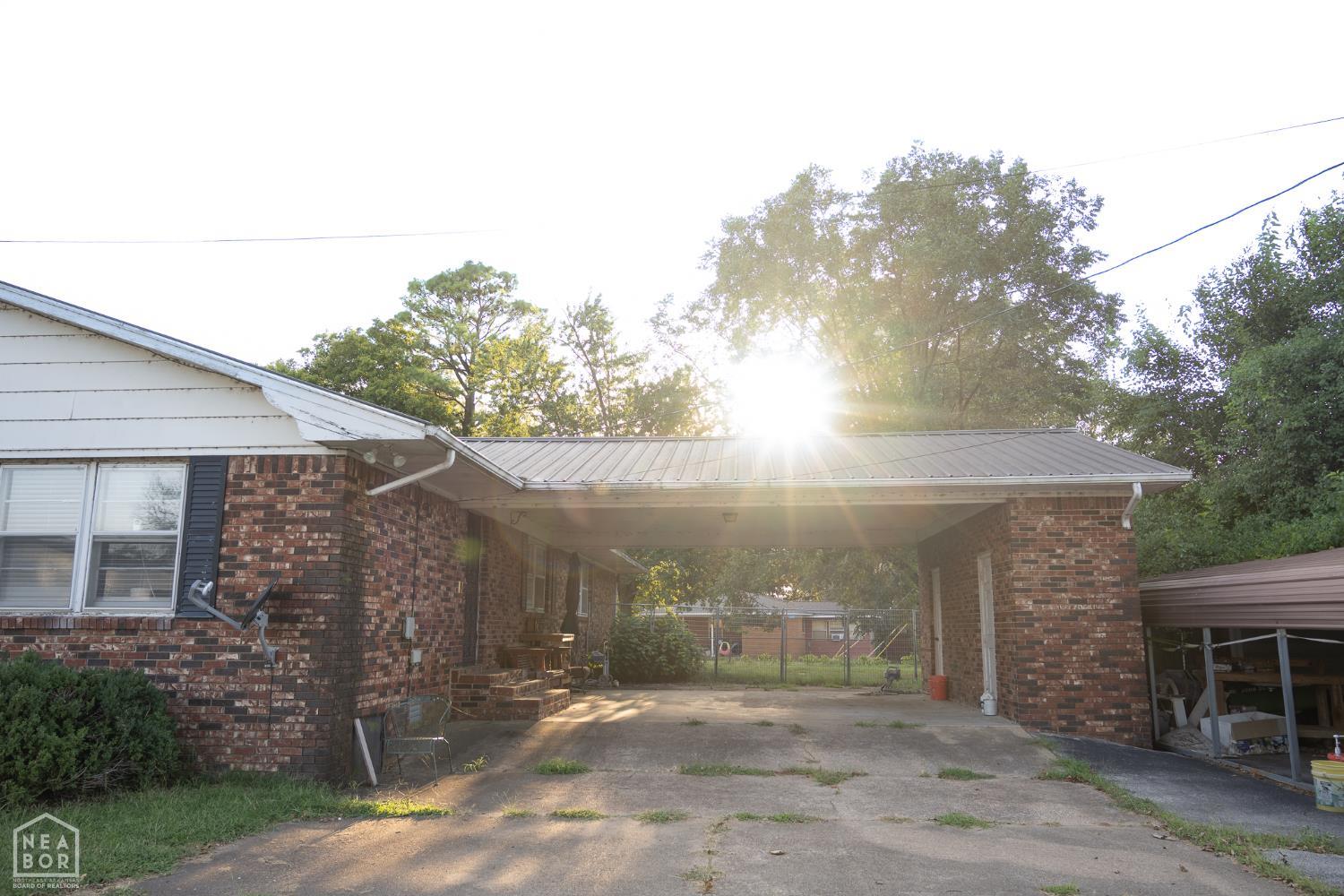 1002 Sycamore Drive